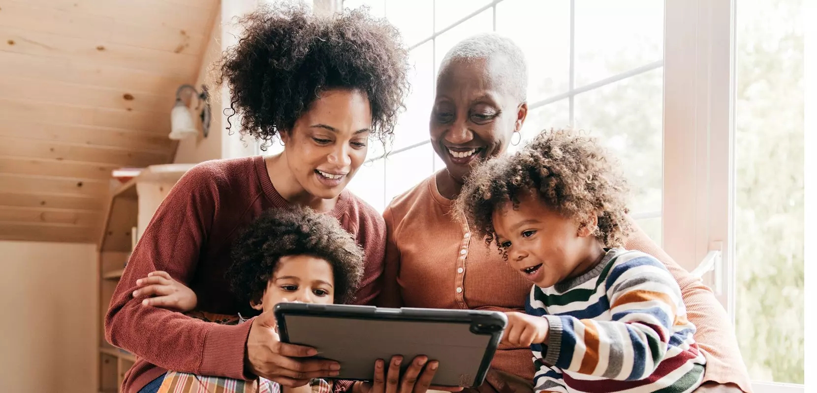 multigenerational family discussing charitable contribution